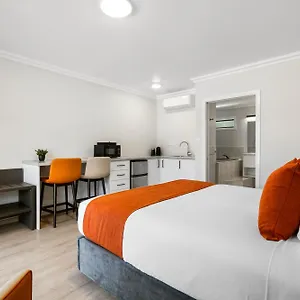 Motel 284 - Refurbished Modern